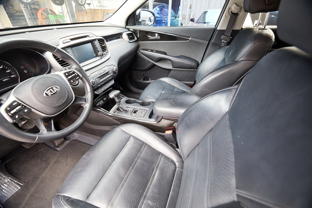 Photo 10 of this KIA SORENTO