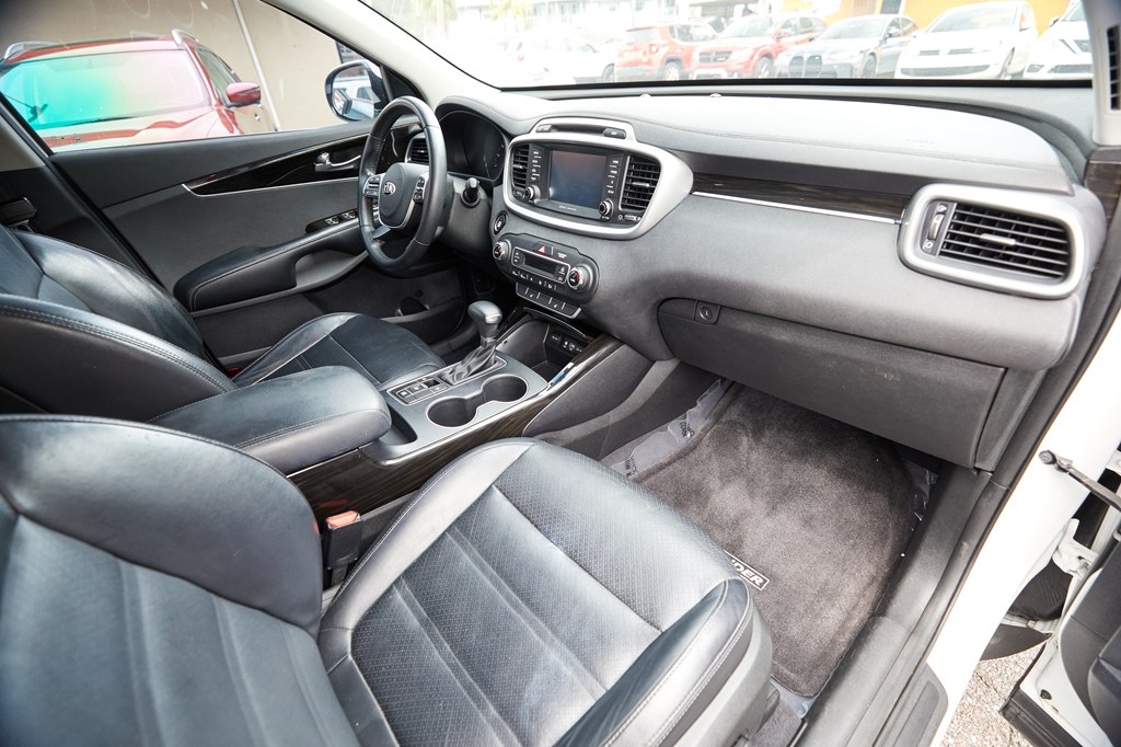 Photo 13 of this KIA SORENTO