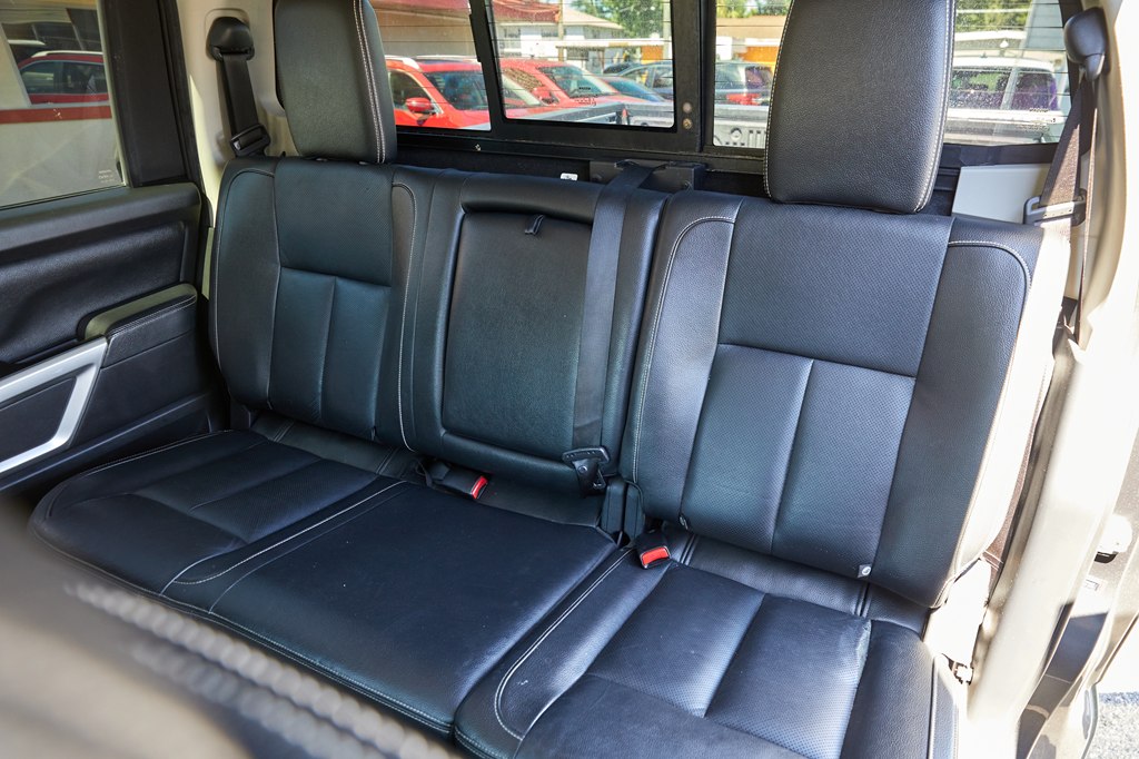 Photo 23 of this NISSAN TITAN