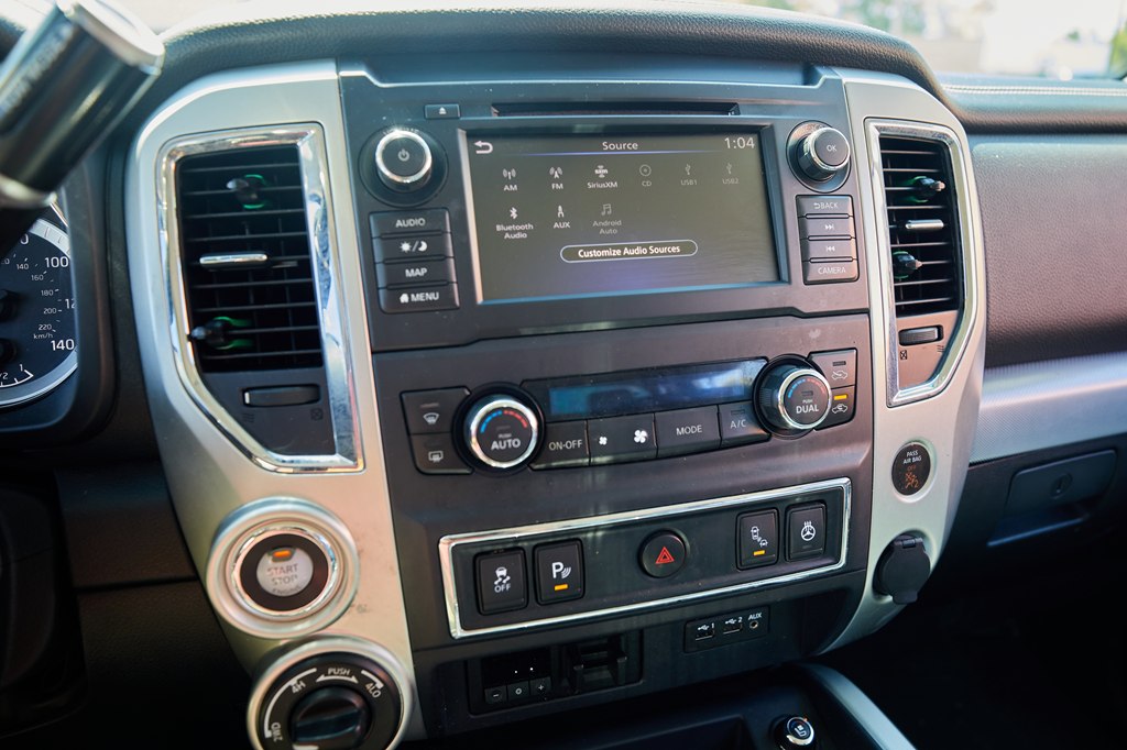 Photo 12 of this NISSAN TITAN