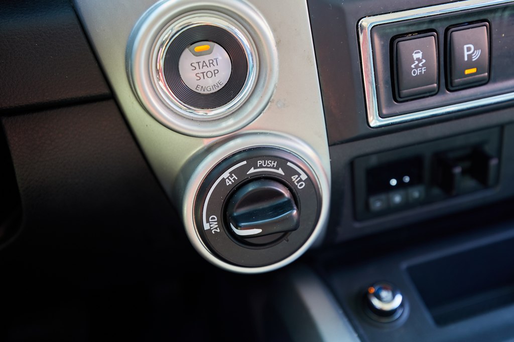 Photo 13 of this NISSAN TITAN