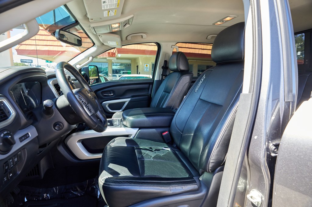 Photo 16 of this NISSAN TITAN