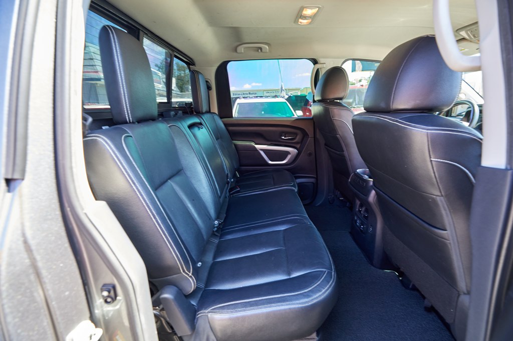 Photo 22 of this NISSAN TITAN