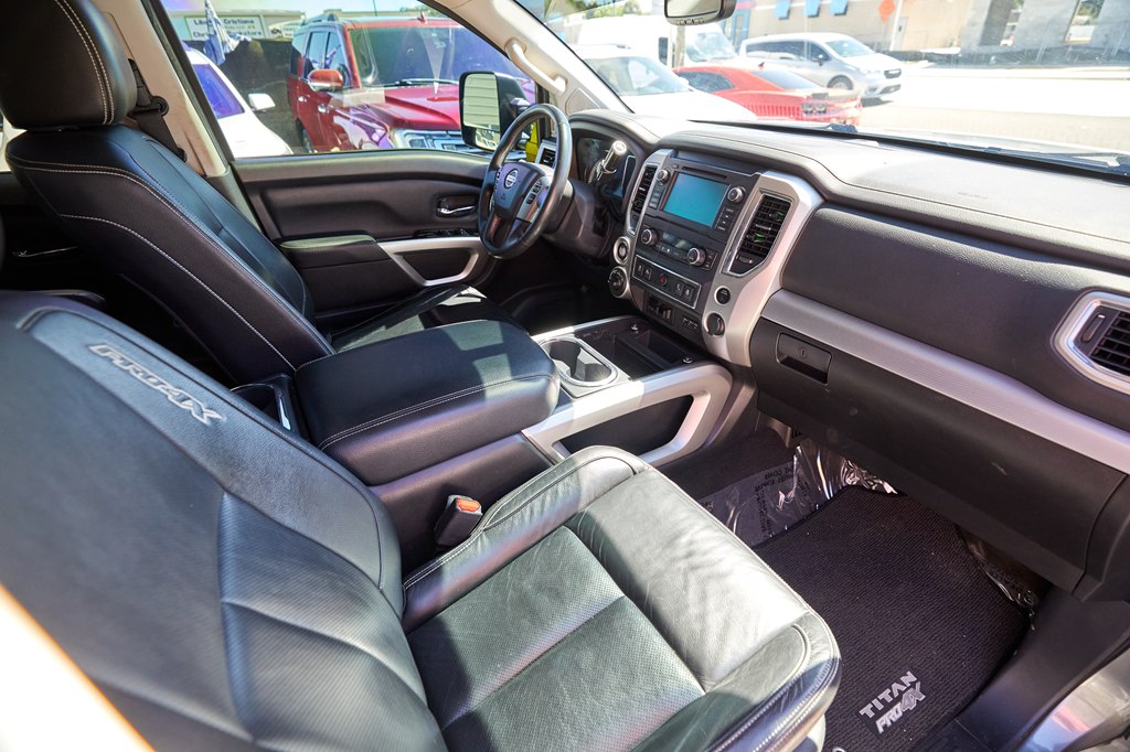 Photo 20 of this NISSAN TITAN