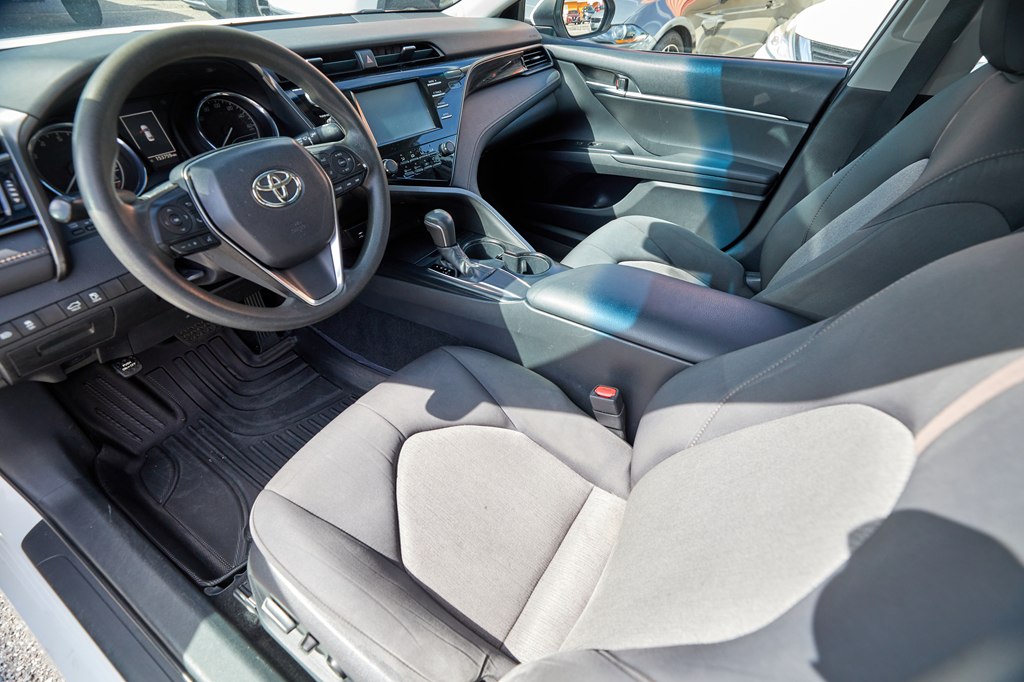 Photo 13 of this TOYOTA CAMRY