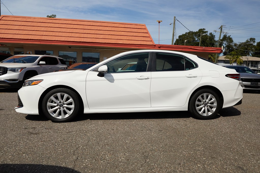 Photo 9 of this TOYOTA CAMRY