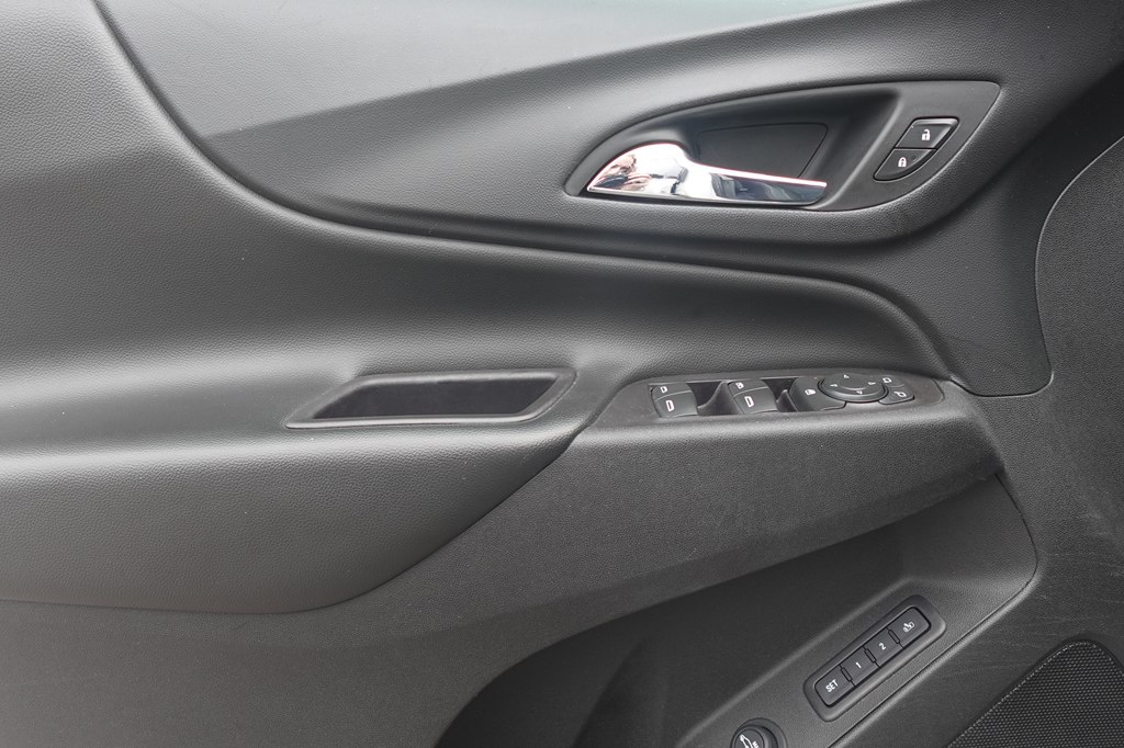 Photo 14 of this CHEVROLET EQUINOX