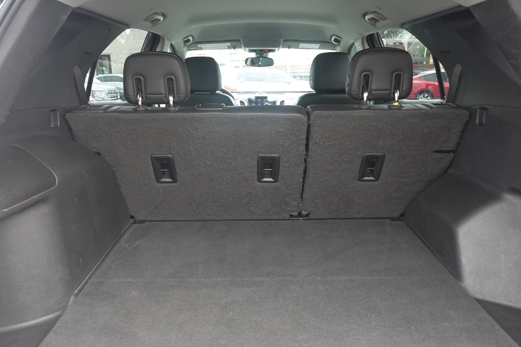 Photo 11 of this CHEVROLET EQUINOX