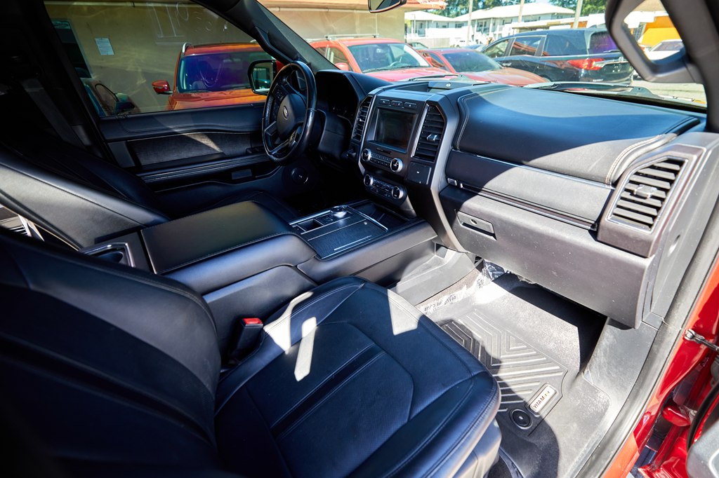 Photo 13 of this FORD EXPEDITION