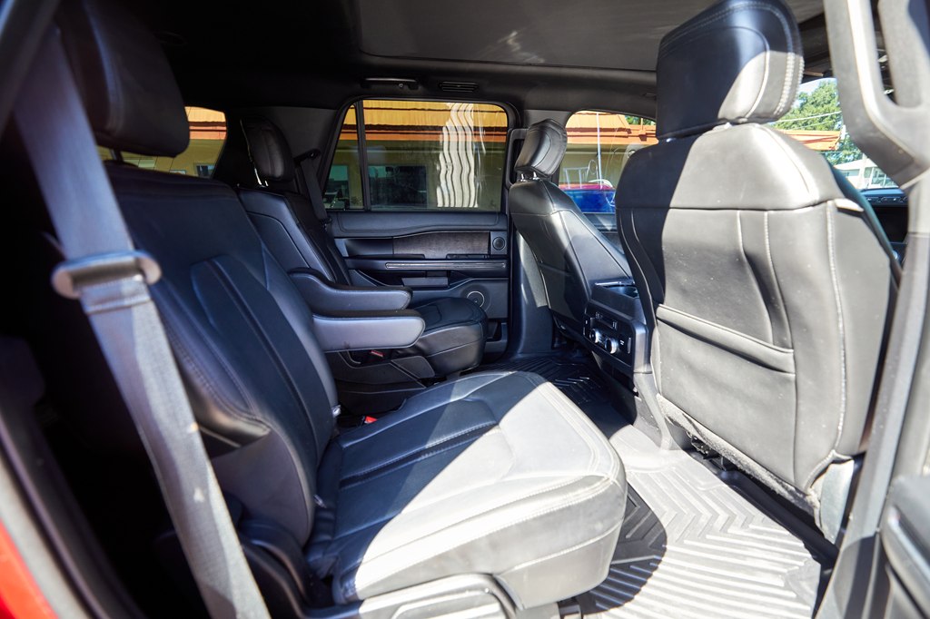 Photo 17 of this FORD EXPEDITION