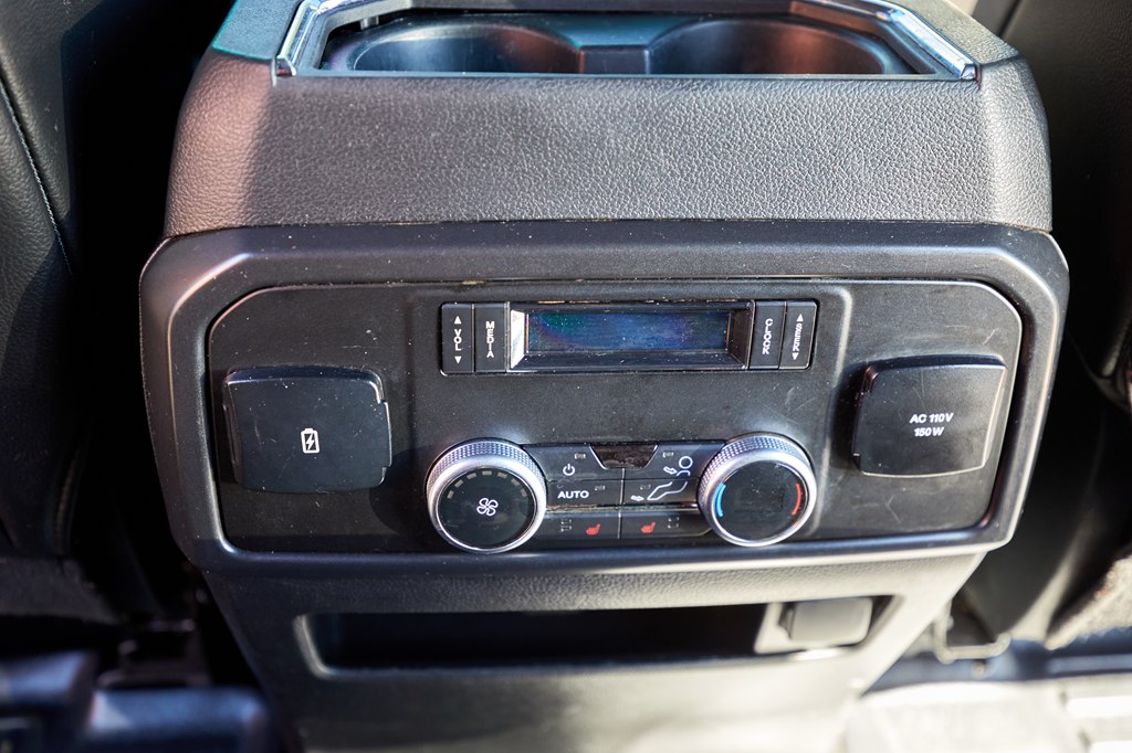 Photo 24 of this FORD EXPEDITION