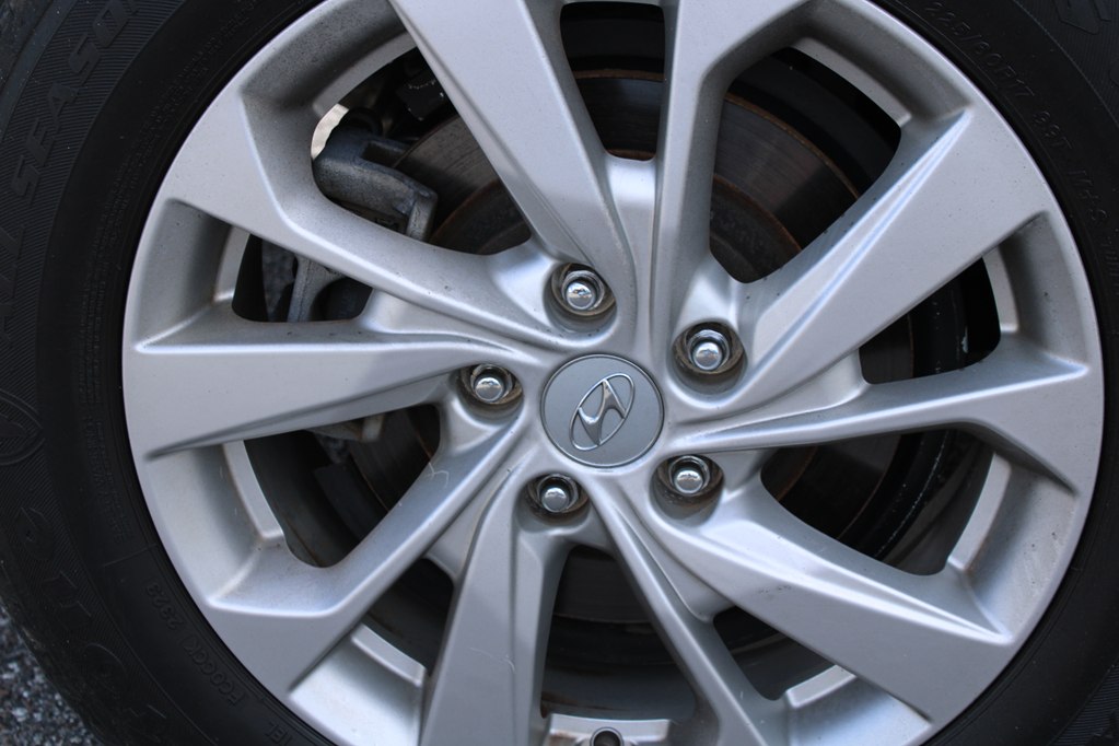 Photo 9 of this HYUNDAI TUCSON