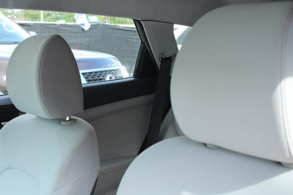 Photo 16 of this HYUNDAI TUCSON