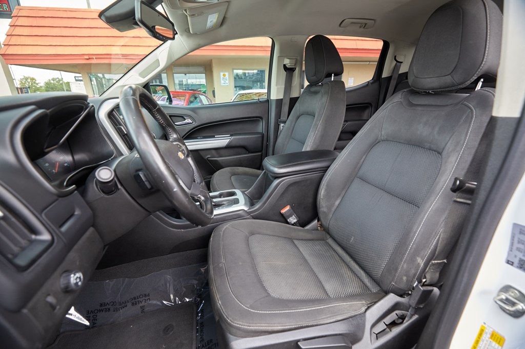 Photo 13 of this CHEVROLET COLORADO