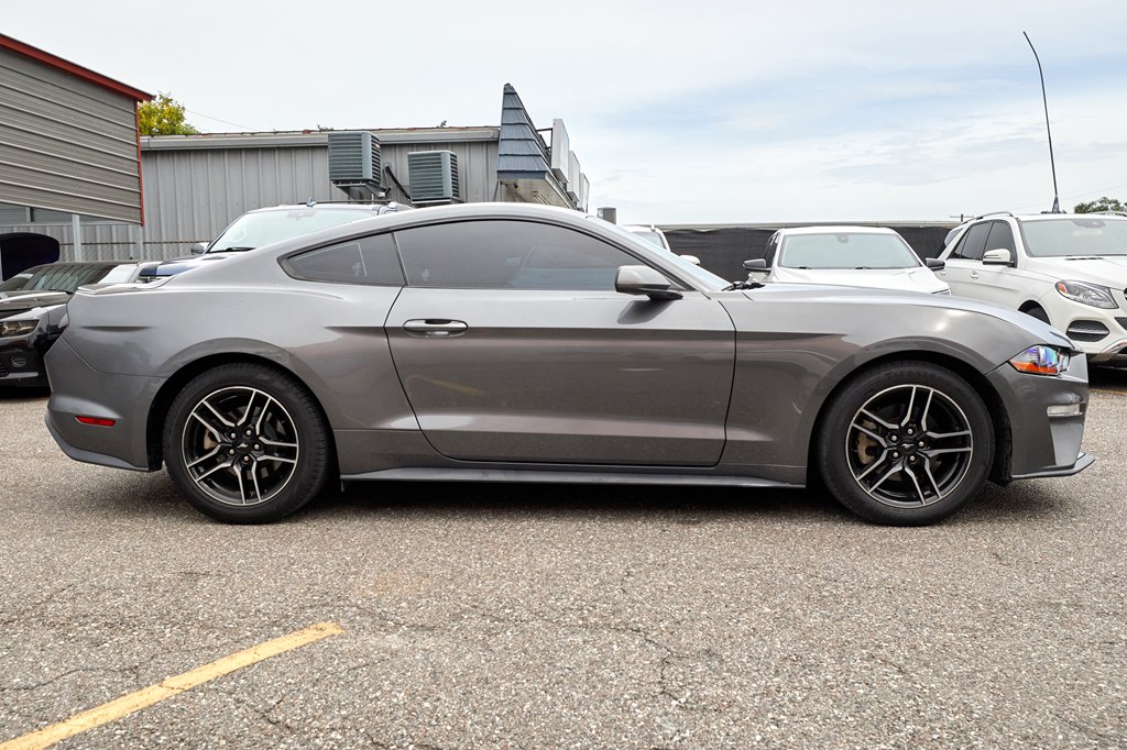 Photo 4 of this FORD MUSTANG