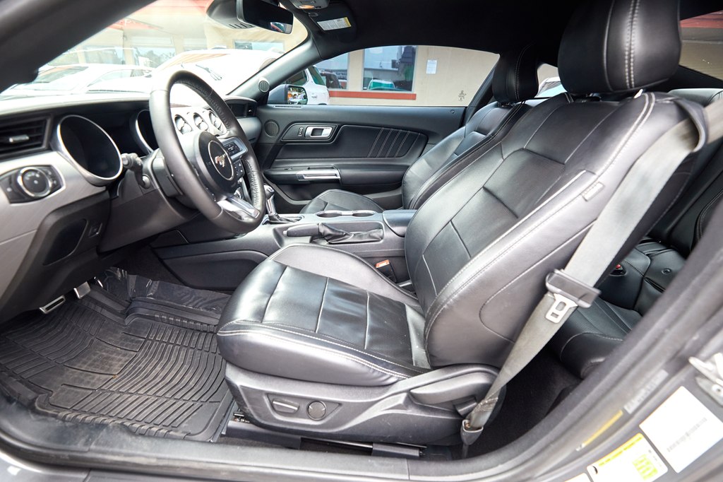 Photo 11 of this FORD MUSTANG