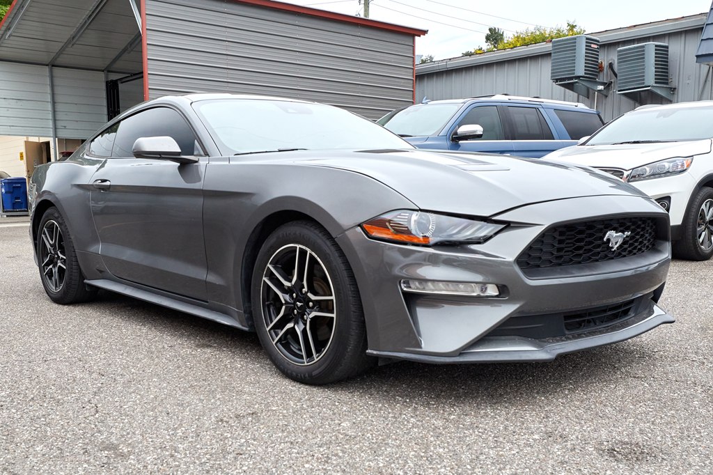 Photo 3 of this FORD MUSTANG