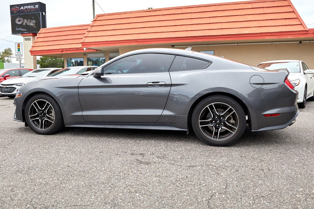 Photo 8 of this FORD MUSTANG