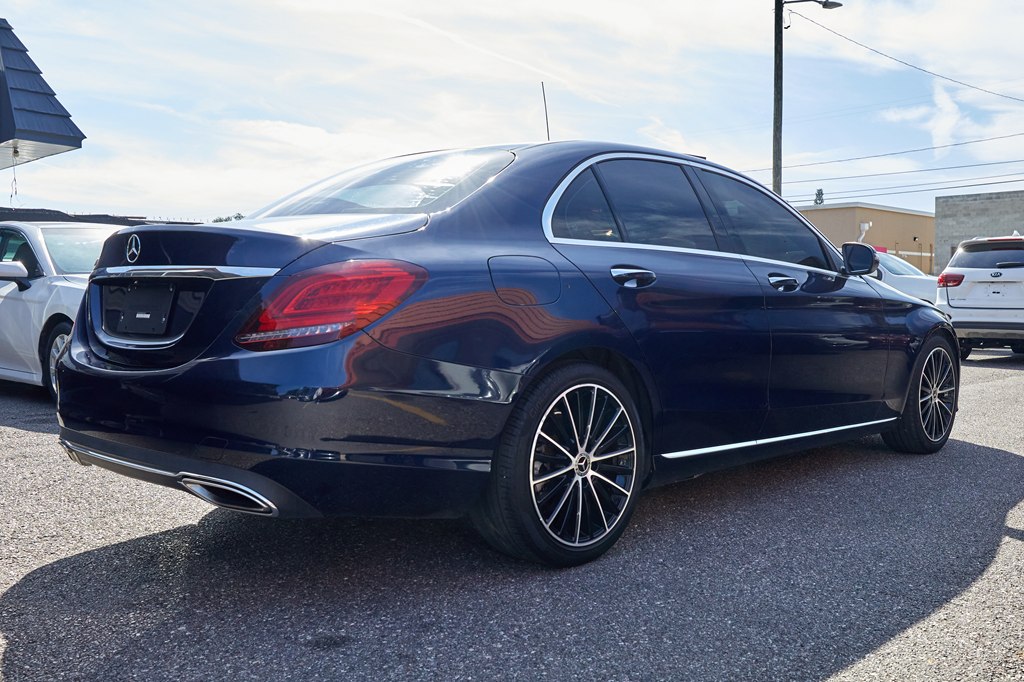 Photo 5 of this MERCEDES-BENZ C-CLASS