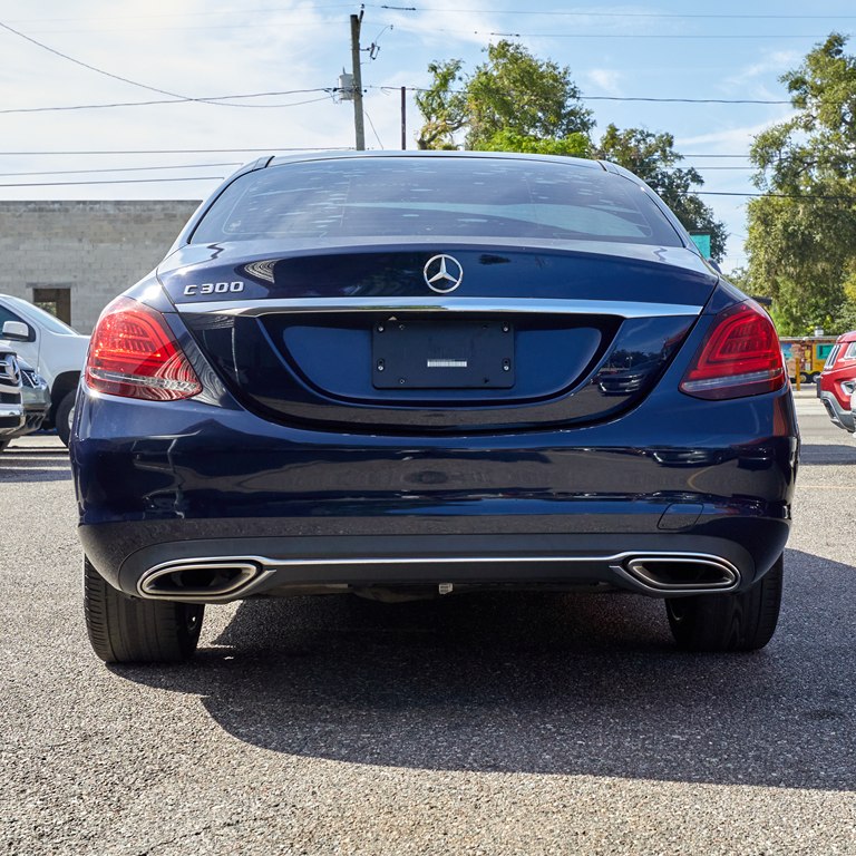 Photo 6 of this MERCEDES-BENZ C-CLASS
