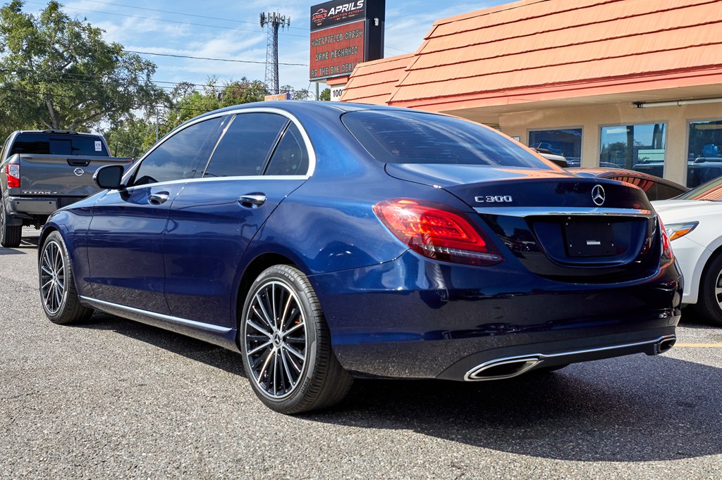 Photo 7 of this MERCEDES-BENZ C-CLASS