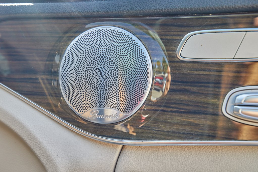 Photo 18 of this MERCEDES-BENZ C-CLASS