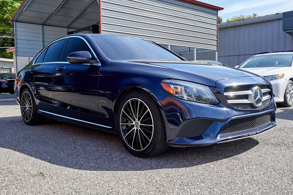 Photo 3 of this MERCEDES-BENZ C-CLASS