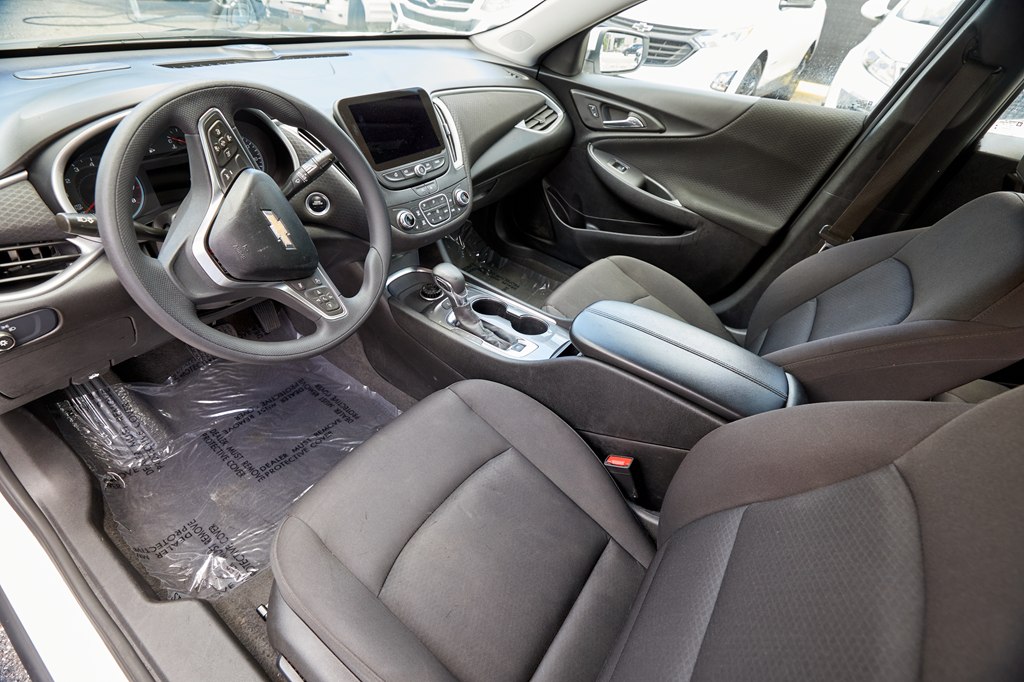 Photo 11 of this CHEVROLET MALIBU