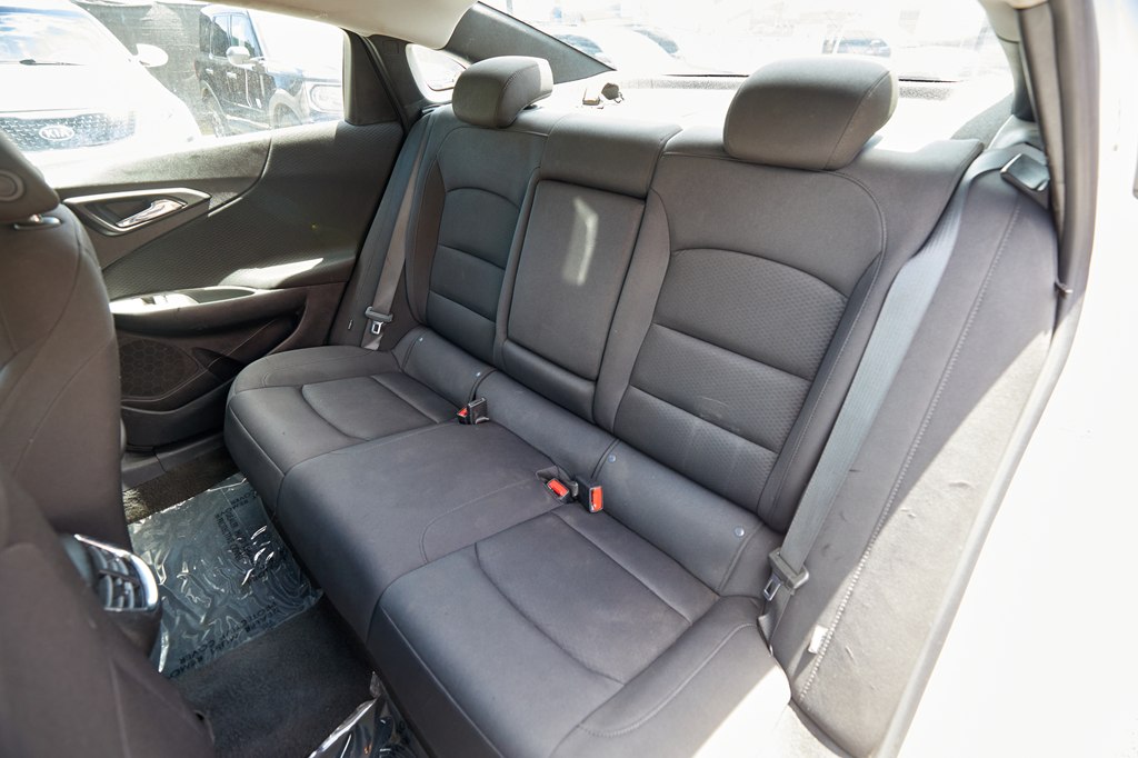 Photo 14 of this CHEVROLET MALIBU