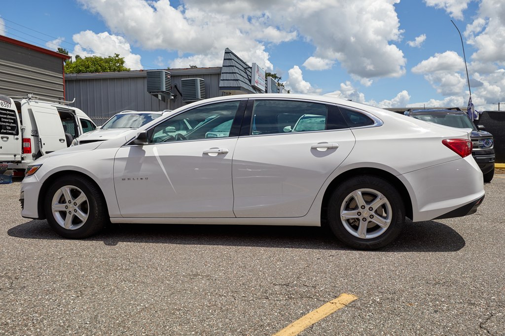 Photo 8 of this CHEVROLET MALIBU