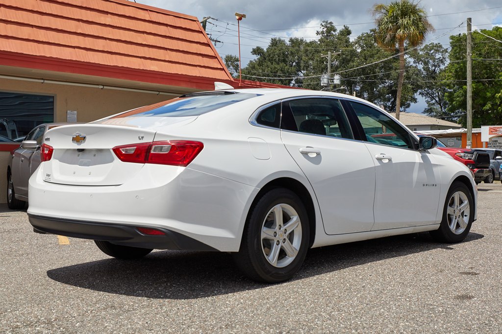 Photo 5 of this CHEVROLET MALIBU