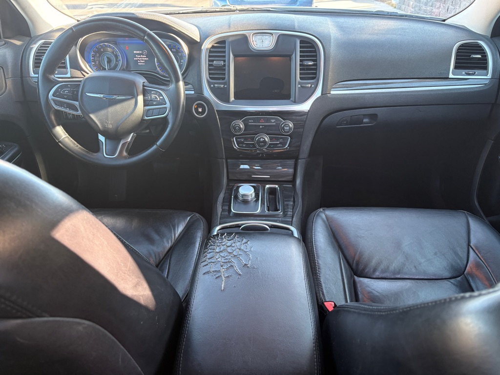 Photo 11 of this CHRYSLER 300