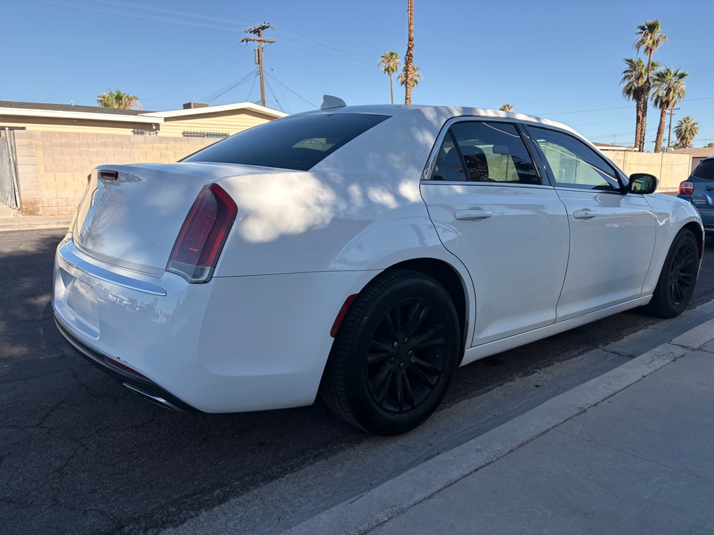 Photo 2 of this CHRYSLER 300