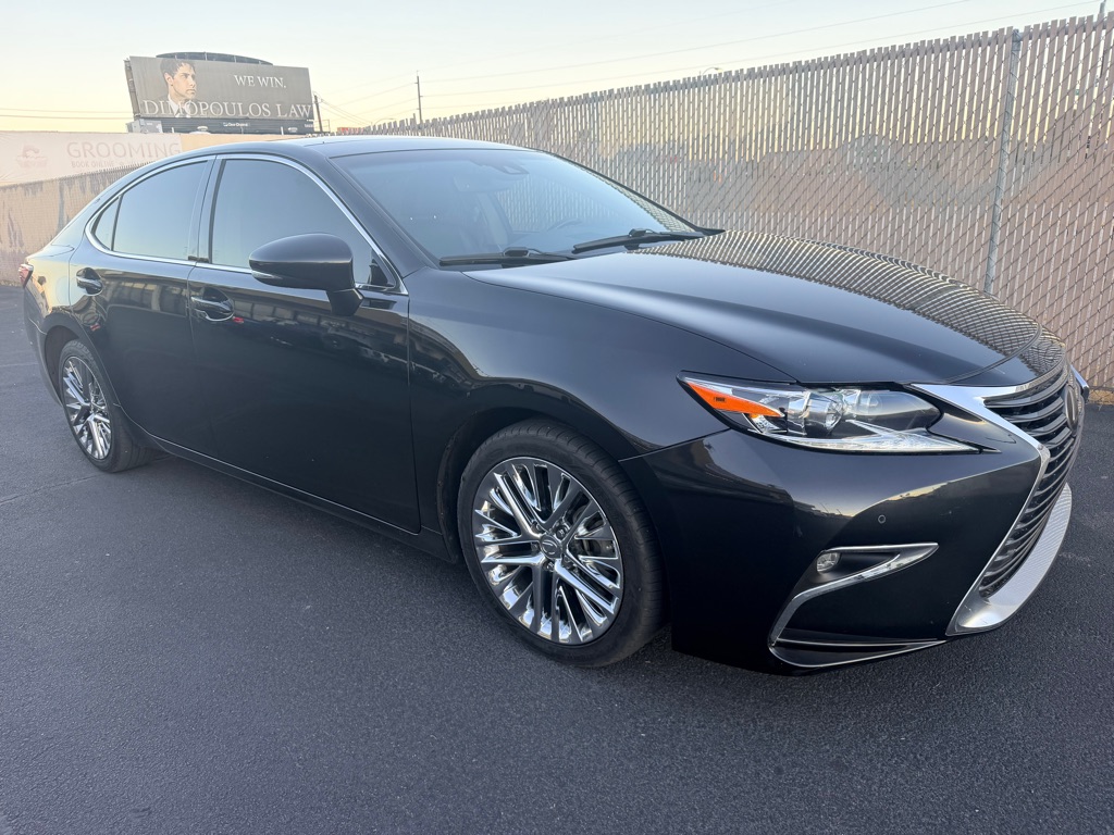 Photo 4 of this LEXUS ES 350
