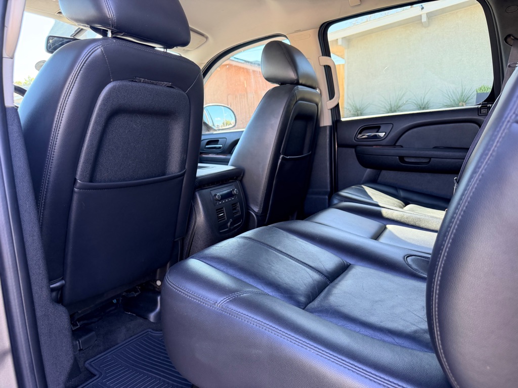 Photo 6 of this CHEVROLET AVALANCHE