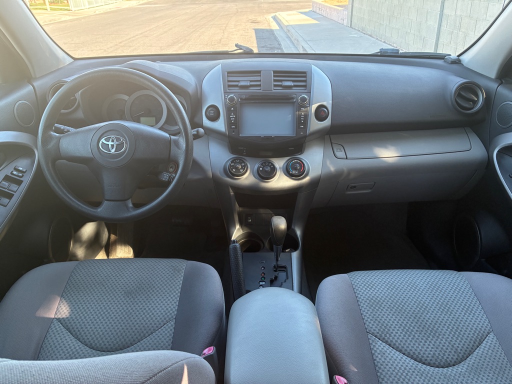 Photo 9 of this TOYOTA RAV4