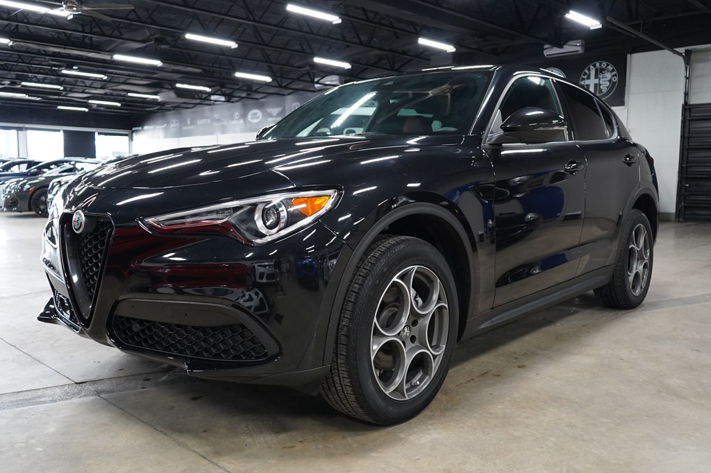 Black 2023 Alfa Romeo Stelvio SUV / Crossover Rear-Wheel Drive 8-Speed Automatic
