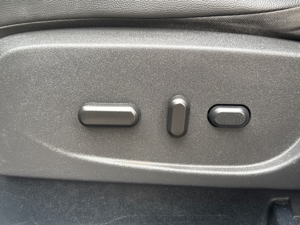 Photo 11 of this FORD ESCAPE