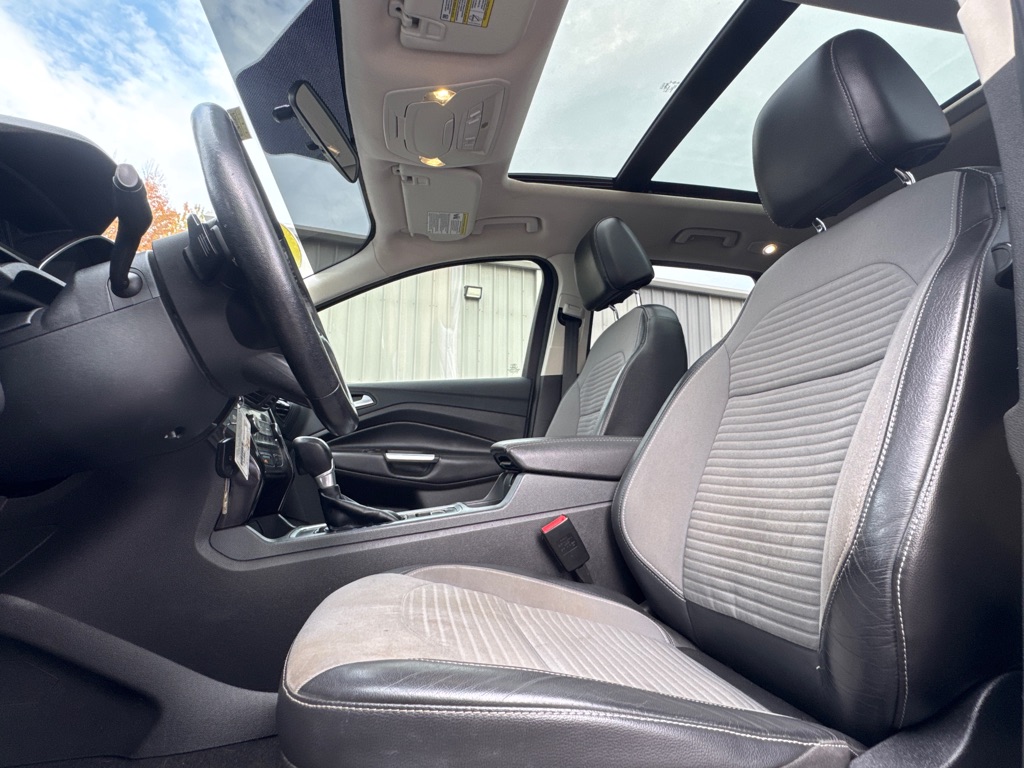 Photo 12 of this FORD ESCAPE