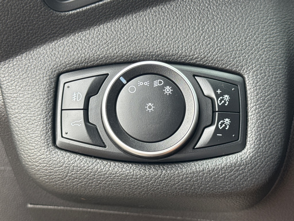Photo 16 of this FORD ESCAPE