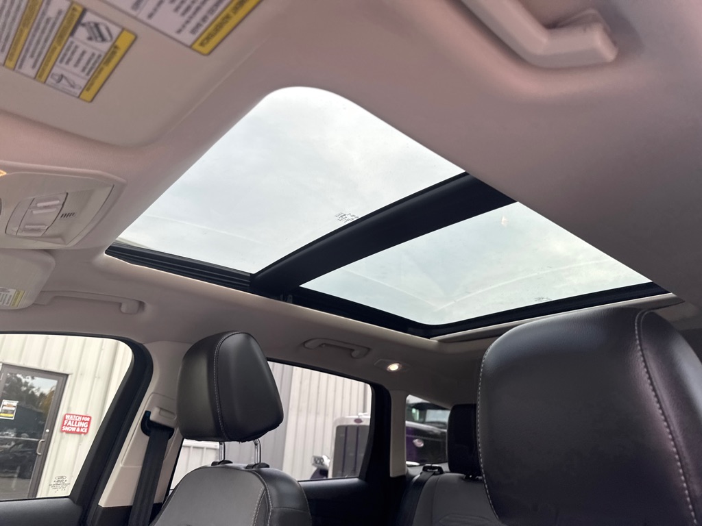 Photo 13 of this FORD ESCAPE