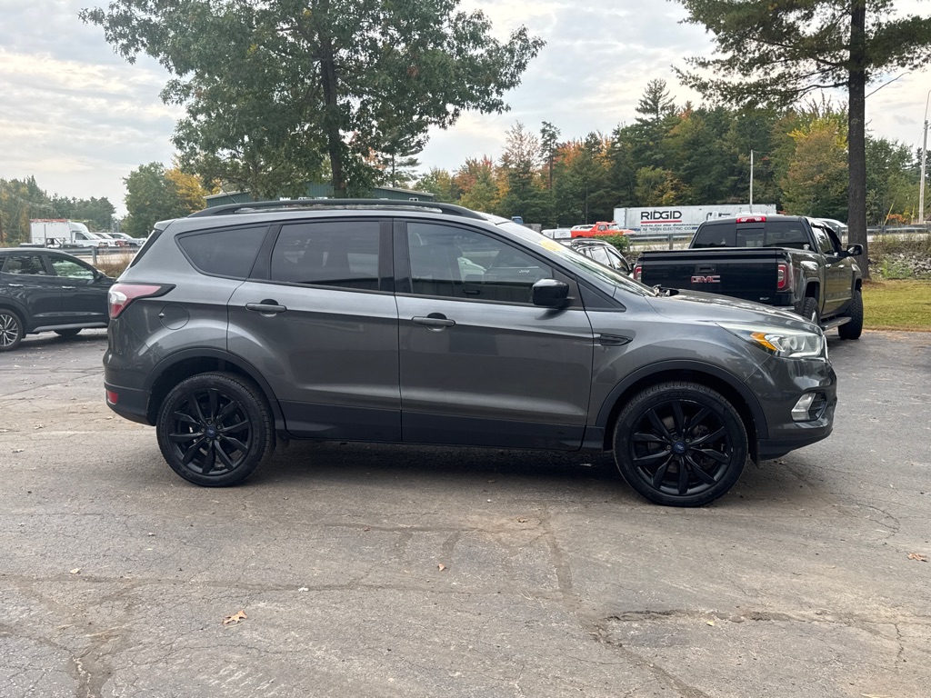 Photo 4 of this FORD ESCAPE