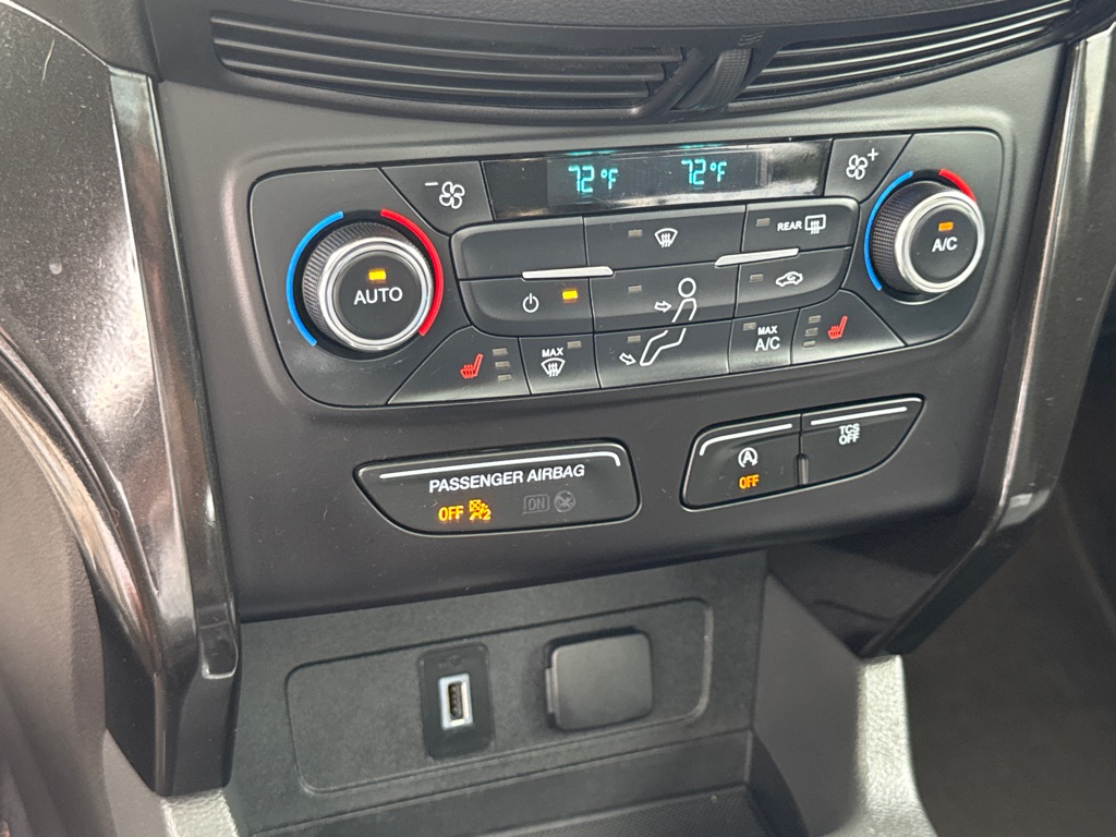 Photo 18 of this FORD ESCAPE