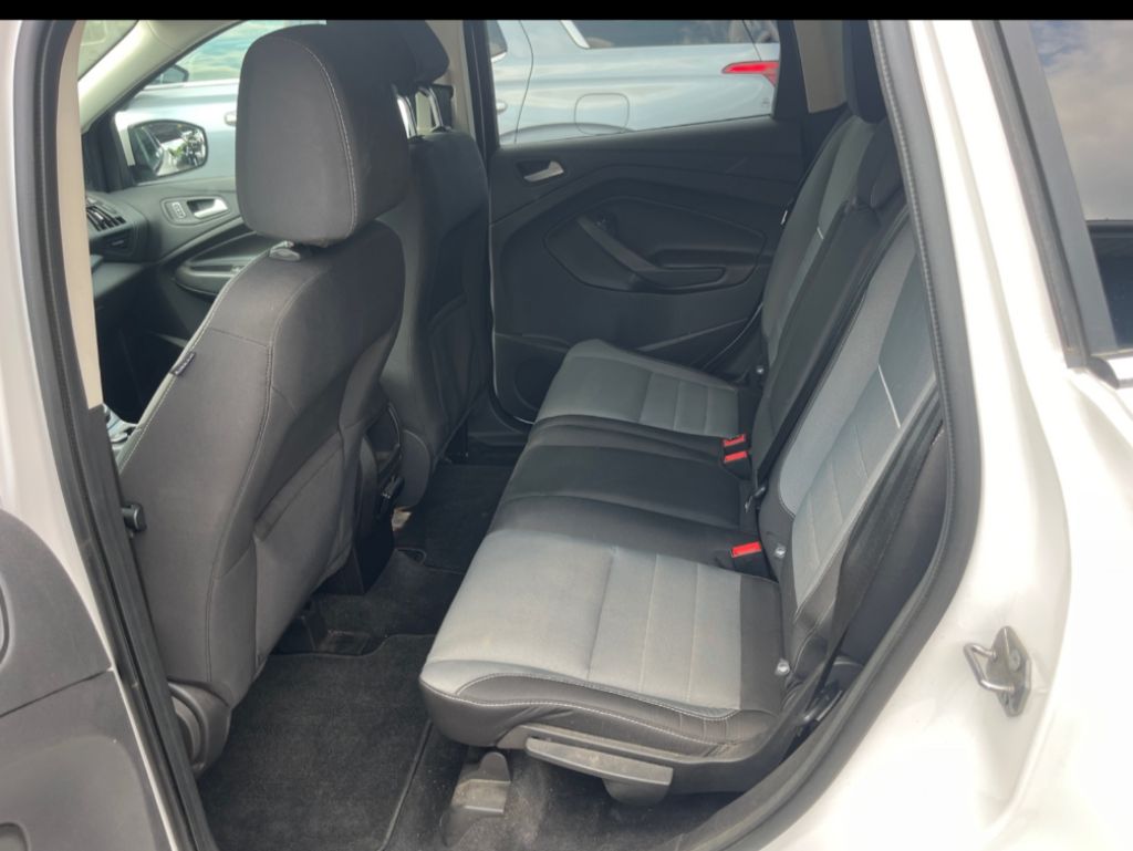 Photo 3 of this FORD ESCAPE