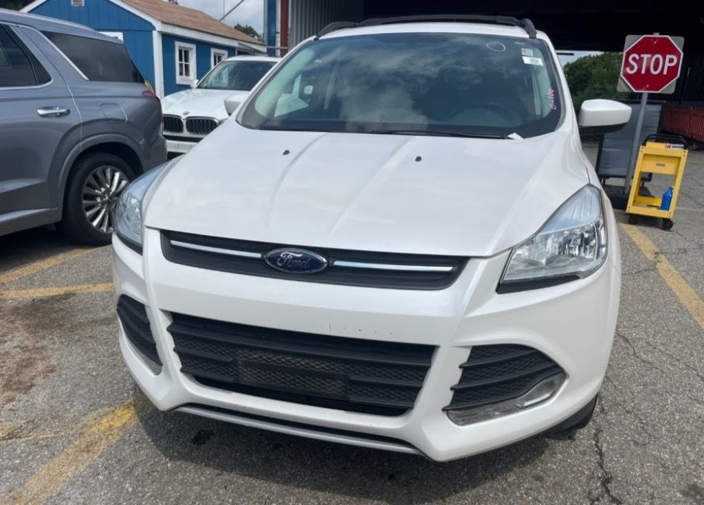 Photo 2 of this FORD ESCAPE