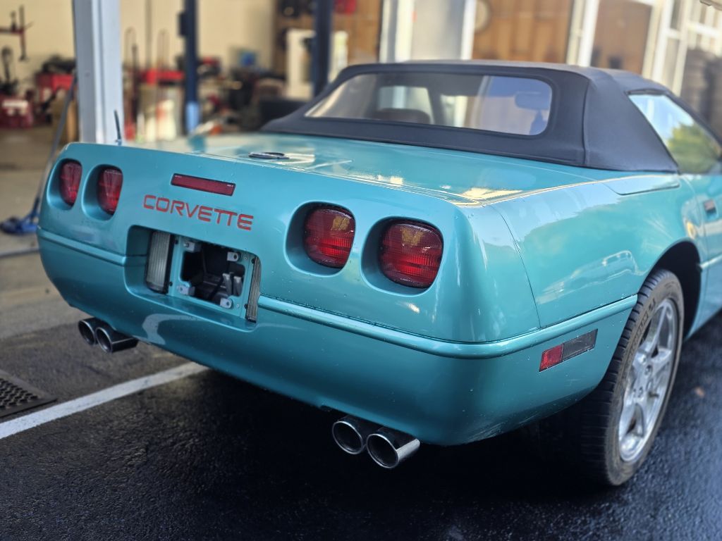 Photo 11 of this CHEVROLET CORVETTE C-4