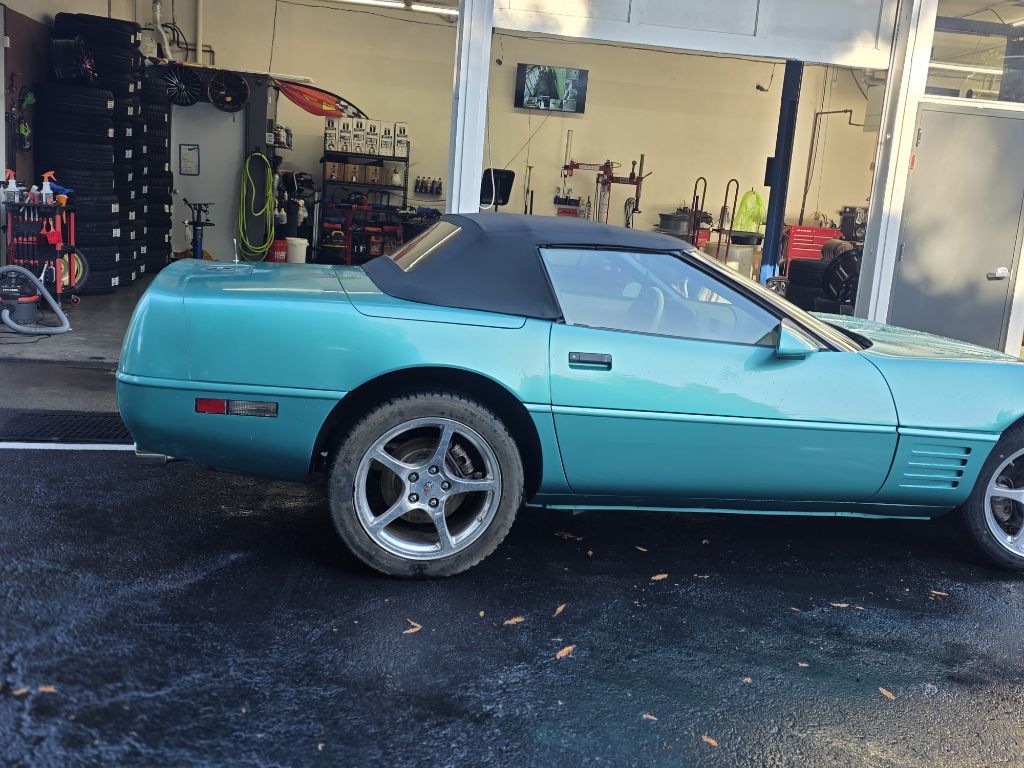 Photo 9 of this CHEVROLET CORVETTE C-4
