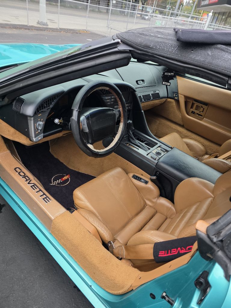 Photo 16 of this CHEVROLET CORVETTE C-4