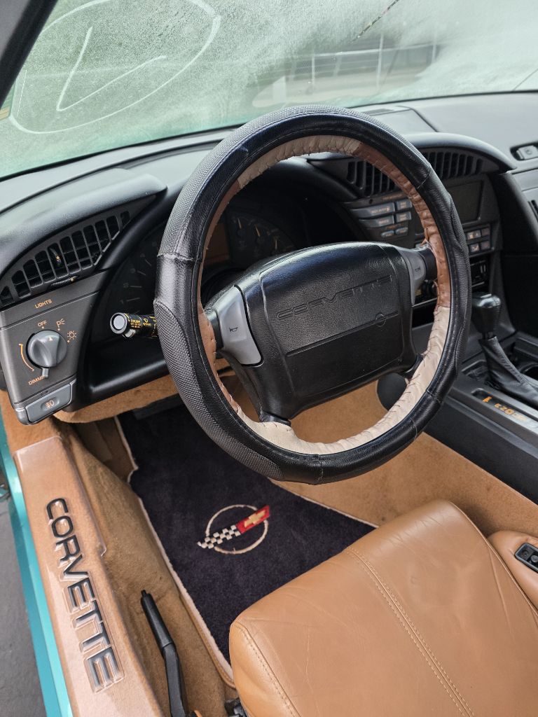 Photo 24 of this CHEVROLET CORVETTE C-4