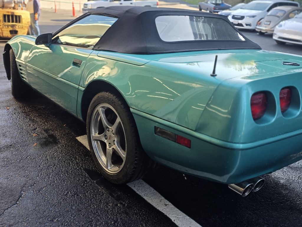 Photo 14 of this CHEVROLET CORVETTE C-4